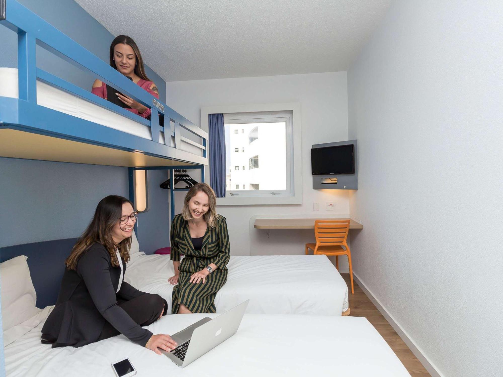 Ibis Budget Curitiba Centro Extérieur photo
