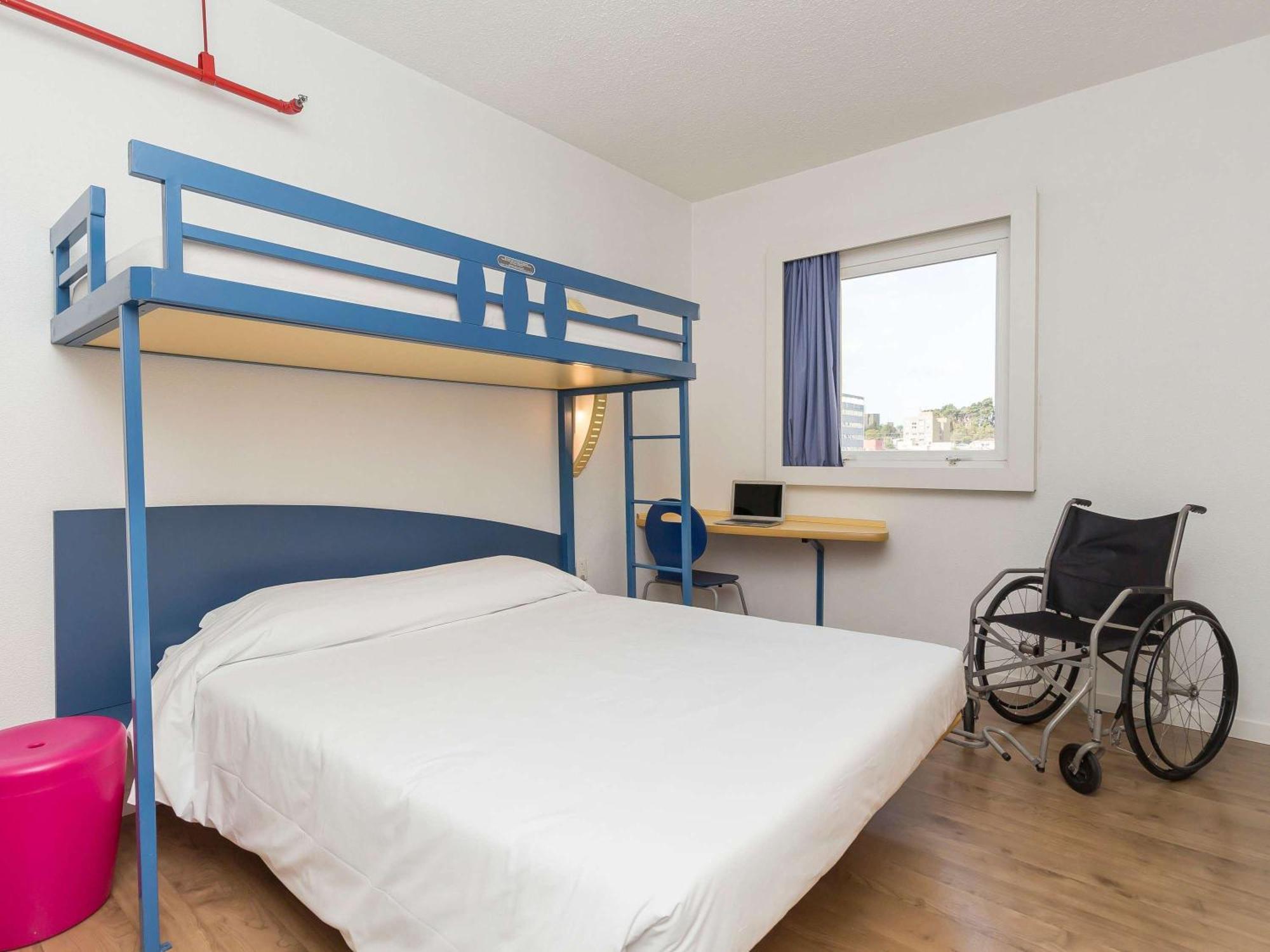 Ibis Budget Curitiba Centro Extérieur photo