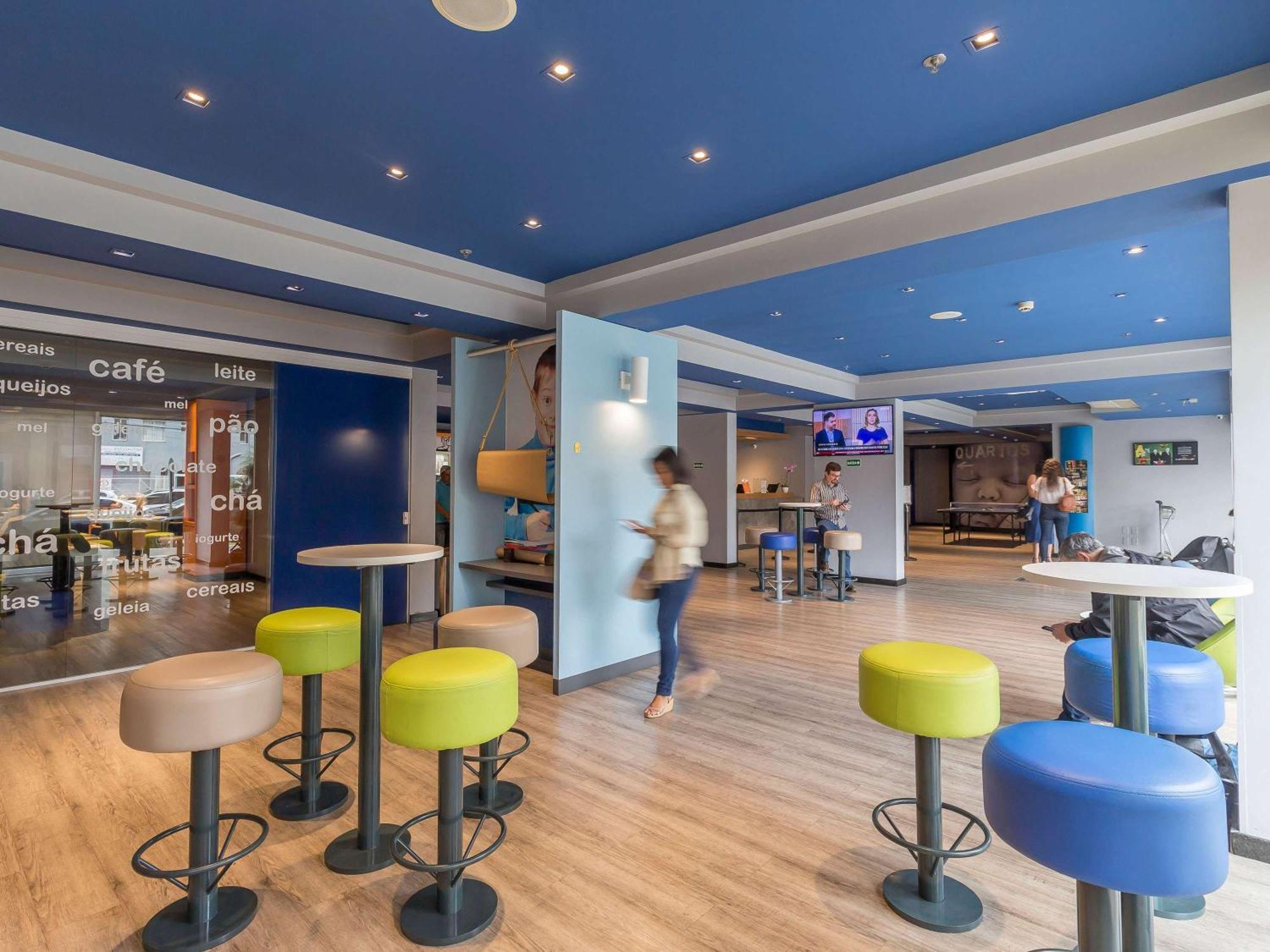 Ibis Budget Curitiba Centro Extérieur photo